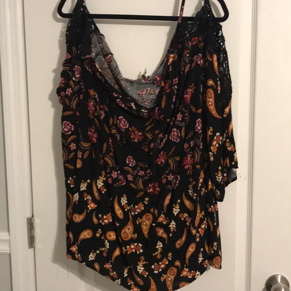 Shirt - off the shoulder